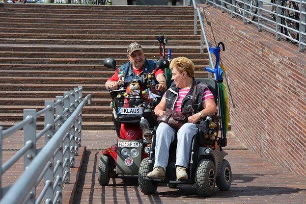 Mobility Scooters For Seniors: Tips For Aging Parents