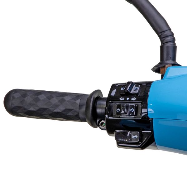 Bespoke Elite Heavy-Duty 3-Wheel Mobility Scooter Showing the Left Grip with the Horn Button